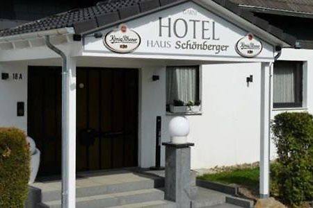 Hotel Garni Haus Schoenberger Хайлигенхаус Екстериор снимка