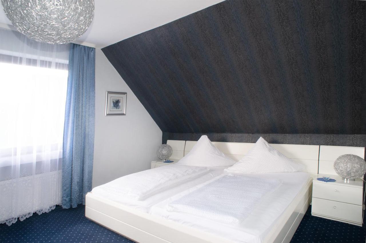 Hotel Garni Haus Schoenberger Хайлигенхаус Екстериор снимка