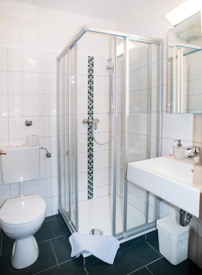 Hotel Garni Haus Schoenberger Хайлигенхаус Екстериор снимка